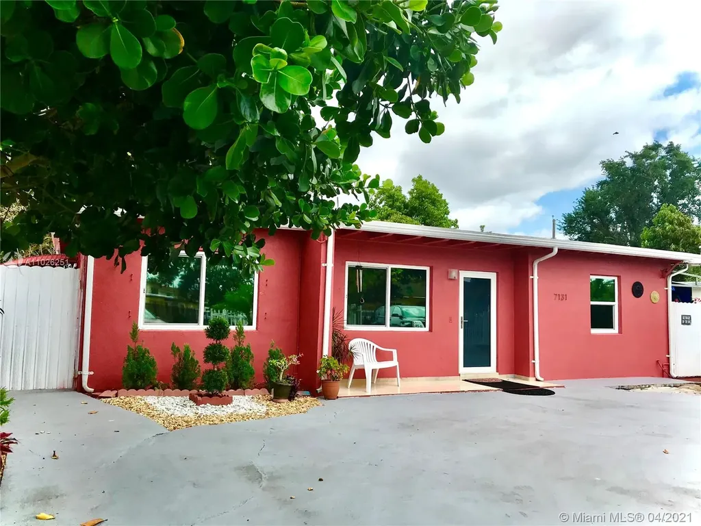 7131 SW 14th Street Miami FL 33144