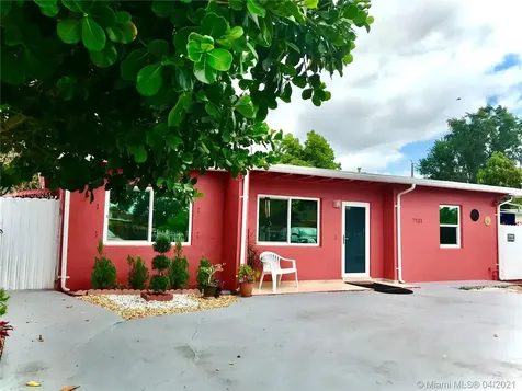 7131 SW 14th Street Miami FL 33144