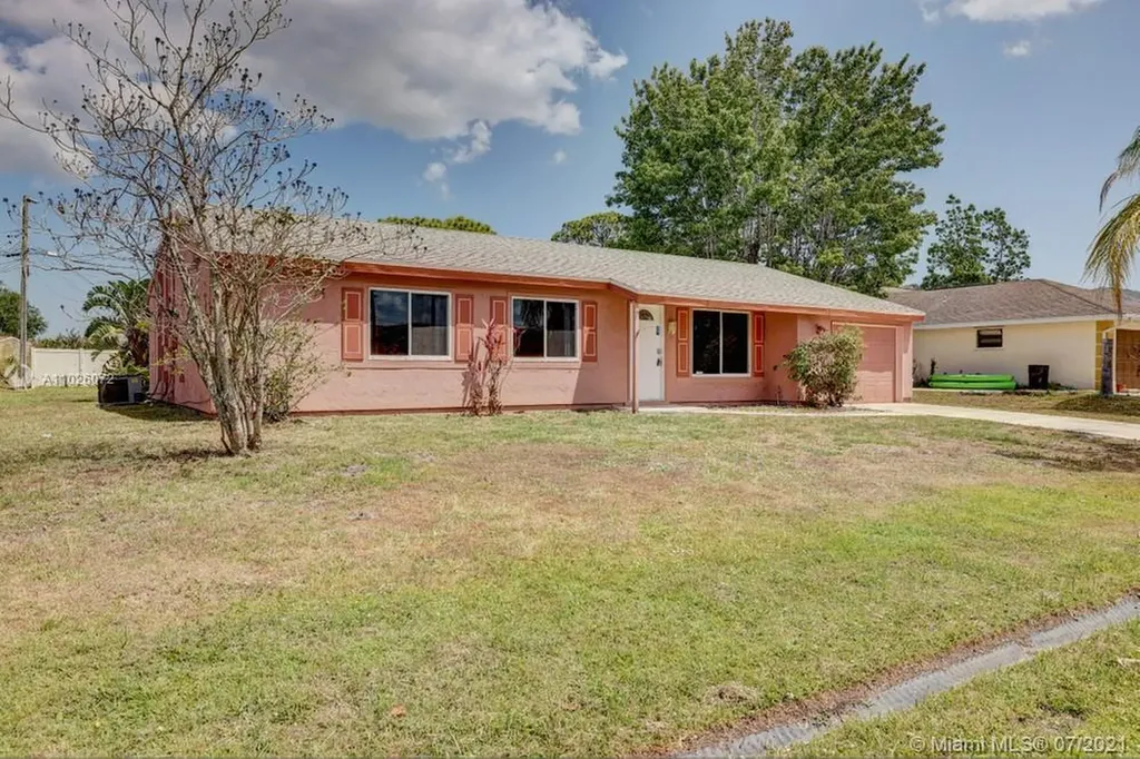 1449 SE Minorca Avenue Port St. Lucie FL 34952