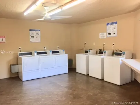 8075 SW 107th Avenue Miami FL 33173