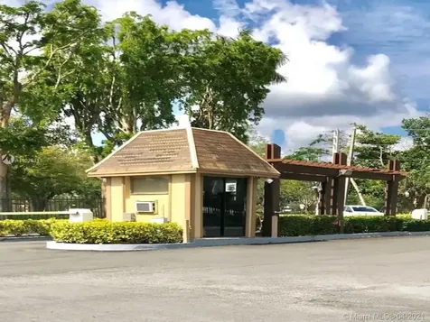 8075 SW 107th Avenue Miami FL 33173