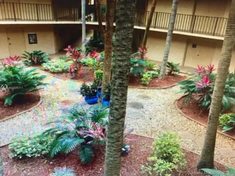 8075 SW 107th Avenue Miami FL 33173