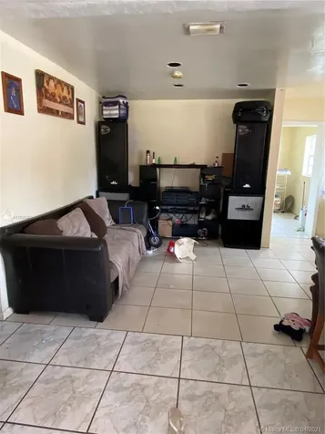 914 NW 11th Street Homestead FL 33030