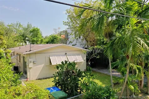 3253 Percival Avenue Miami FL 33133