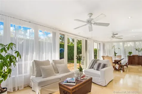 4765 N Bay Road Miami Beach FL 33140