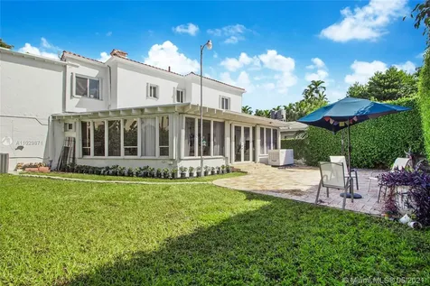 4765 N Bay Road Miami Beach FL 33140