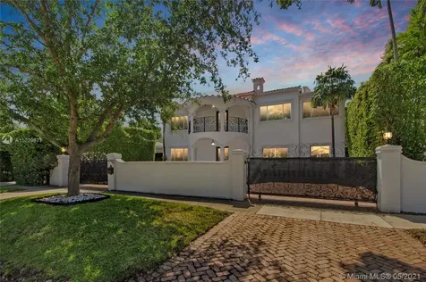 4765 N Bay Road Miami Beach FL 33140