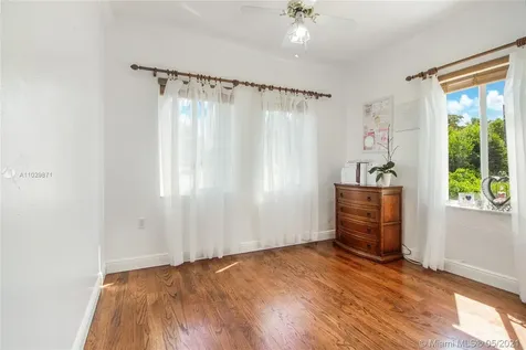 4765 N Bay Road Miami Beach FL 33140