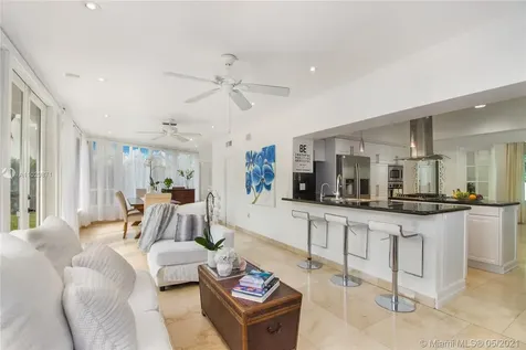 4765 N Bay Road Miami Beach FL 33140