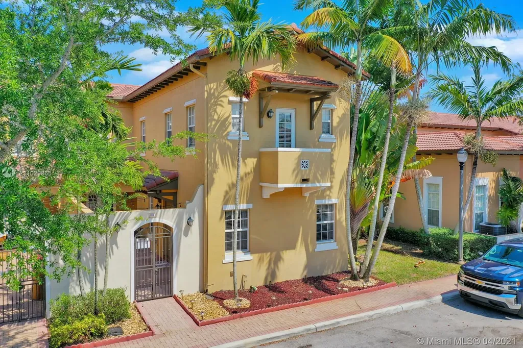 1041 SW 146th Terrace Pembroke Pines FL 33027