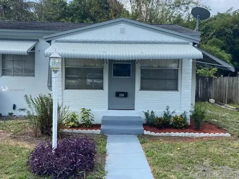 2218 Grant Street Hollywood FL 33020