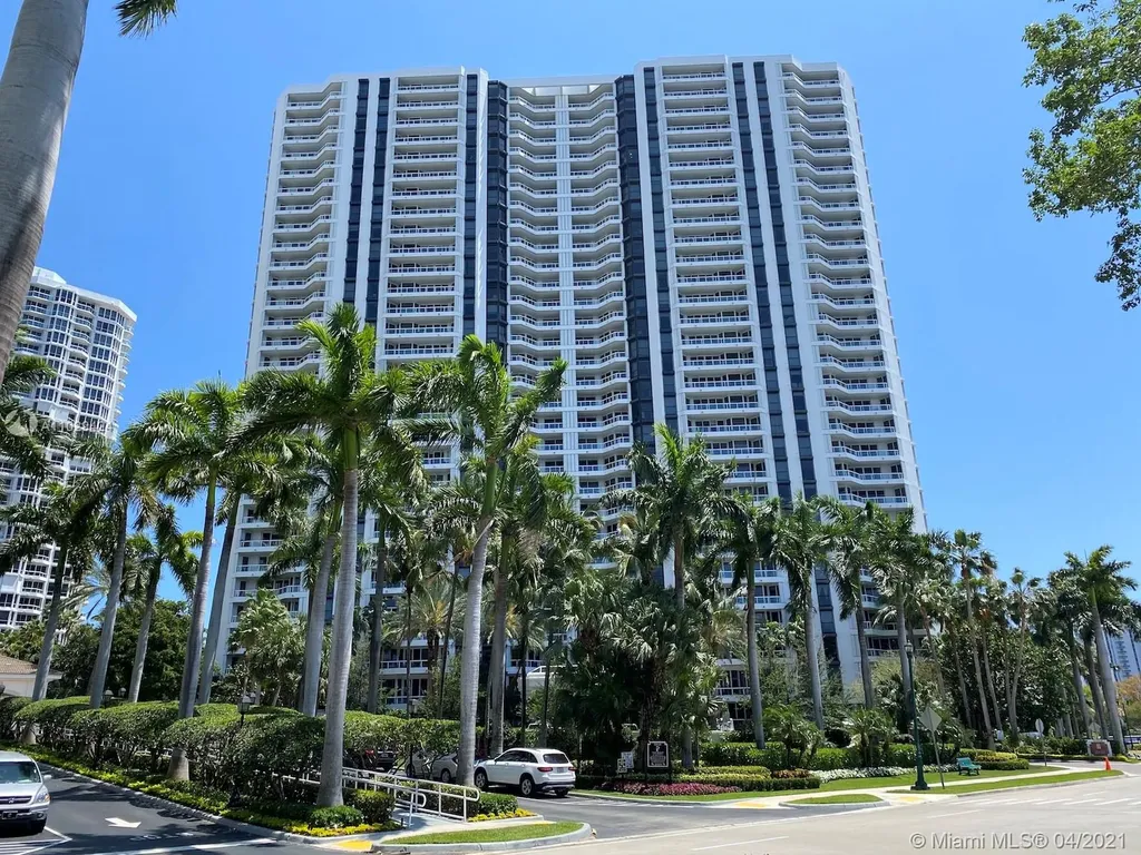 21055 NE Yacht Club Drive Aventura FL 33180