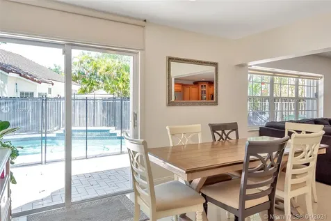 1285 Bayview Circle Weston FL 33326