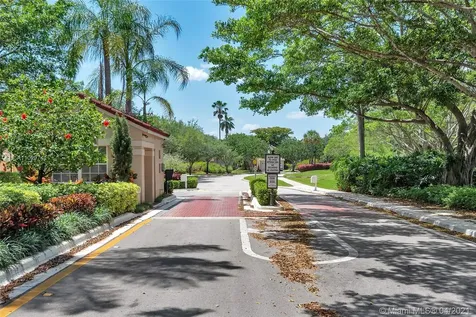 1285 Bayview Circle Weston FL 33326