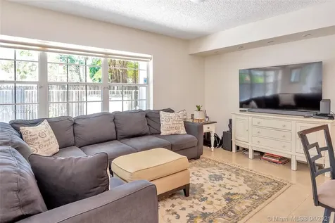 1285 Bayview Circle Weston FL 33326