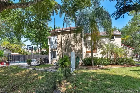 1285 Bayview Circle Weston FL 33326