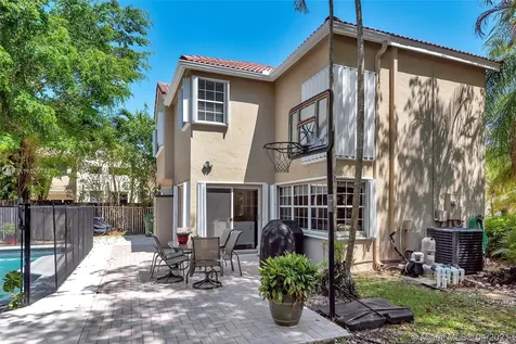 1285 Bayview Circle Weston FL 33326