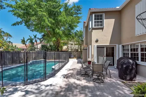 1285 Bayview Circle Weston FL 33326