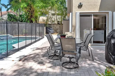 1285 Bayview Circle Weston FL 33326