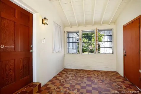 5752 SW 77th Terrace South Miami FL 33143