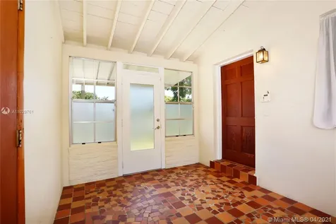 5752 SW 77th Terrace South Miami FL 33143