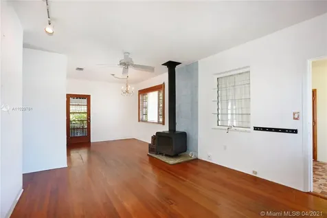 5752 SW 77th Terrace South Miami FL 33143