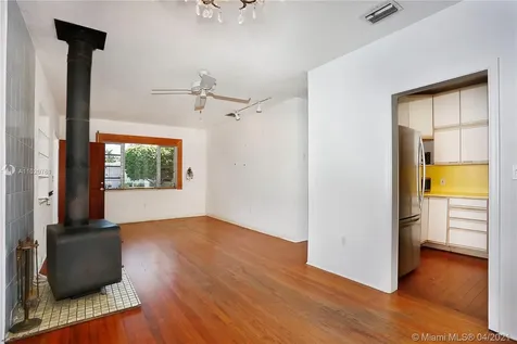 5752 SW 77th Terrace South Miami FL 33143