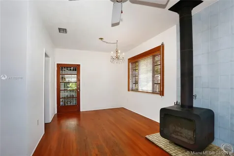 5752 SW 77th Terrace South Miami FL 33143