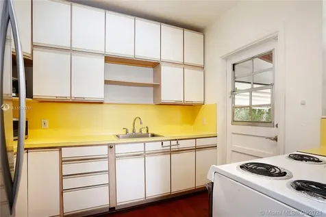 5752 SW 77th Terrace South Miami FL 33143