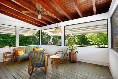 5752 SW 77th Terrace South Miami FL 33143
