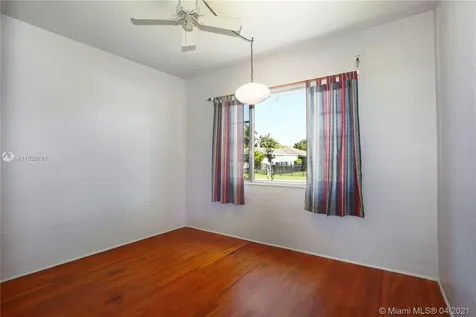 5752 SW 77th Terrace South Miami FL 33143