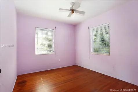 5752 SW 77th Terrace South Miami FL 33143