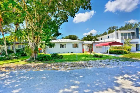 5752 SW 77th Terrace South Miami FL 33143