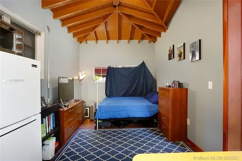 5752 SW 77th Terrace South Miami FL 33143