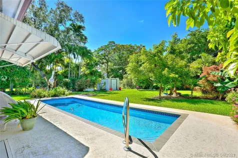5752 SW 77th Terrace South Miami FL 33143