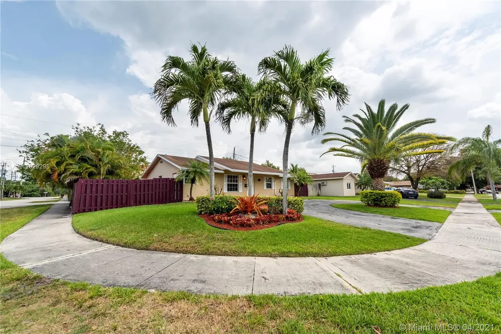 6645 Franklin Street Hollywood FL 33024