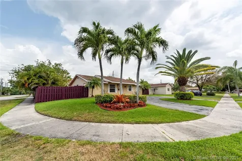 6645 Franklin Street Hollywood FL 33024