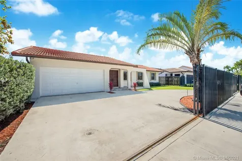 135 SW 136th Avenue Miami FL 33184