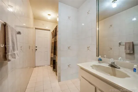 135 SW 136th Avenue Miami FL 33184