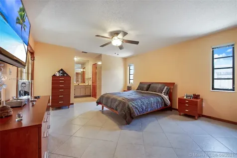 135 SW 136th Avenue Miami FL 33184