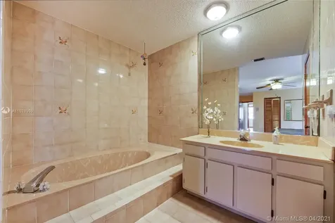 135 SW 136th Avenue Miami FL 33184