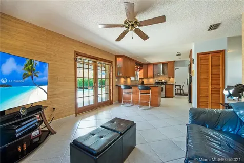 135 SW 136th Avenue Miami FL 33184