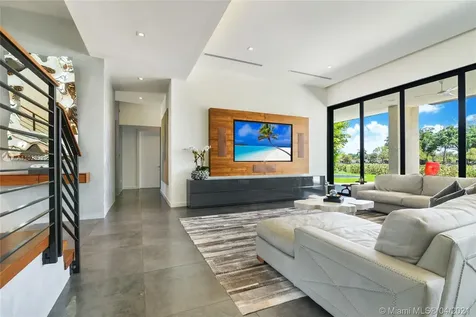 7210 S Prestwick Place Miami Lakes FL 33014