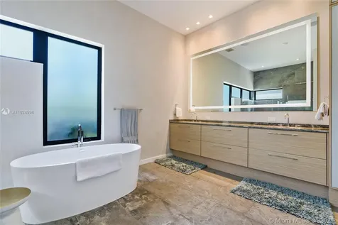 7210 S Prestwick Place Miami Lakes FL 33014