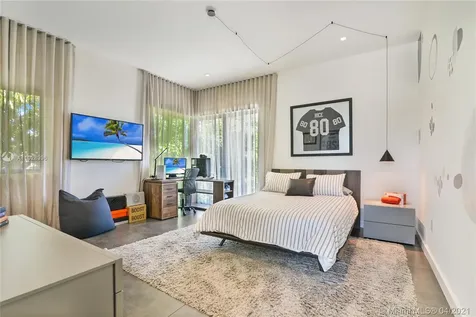 7210 S Prestwick Place Miami Lakes FL 33014