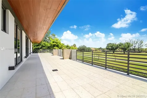7210 S Prestwick Place Miami Lakes FL 33014