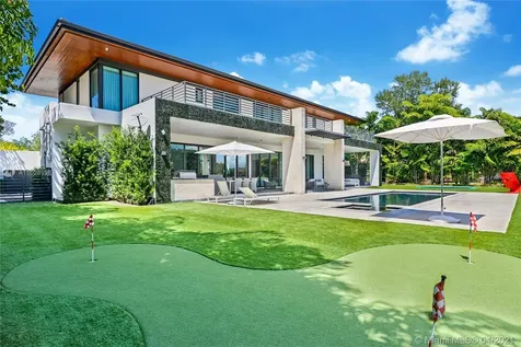 7210 S Prestwick Place Miami Lakes FL 33014