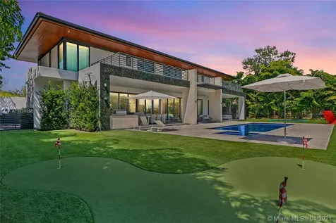 7210 S Prestwick Place Miami Lakes FL 33014