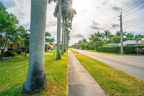 1521 Arthur Street Hollywood FL 33020