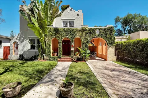 1545 SW 11th Terrace Miami FL 33135
